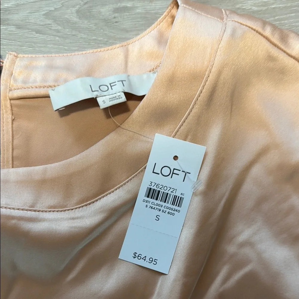 LOFT Blush Tan Puff Sleeve Satin‎ Crop Blouse